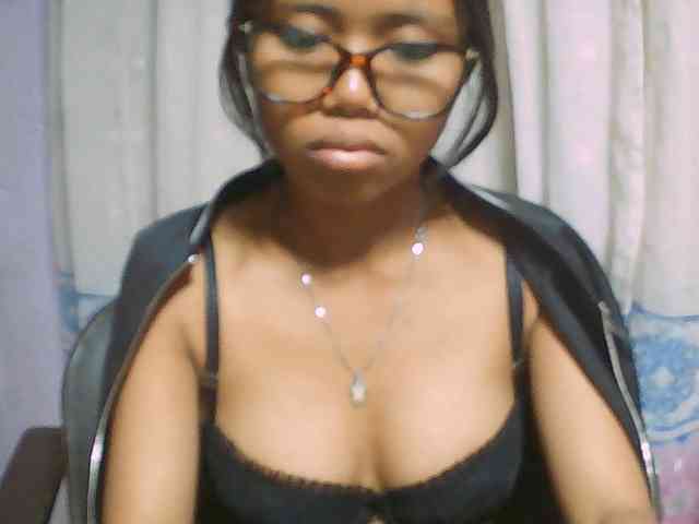 Natalie-Luxa webcam