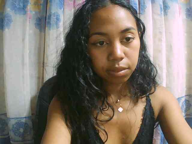 Natalie-Luxa webcam