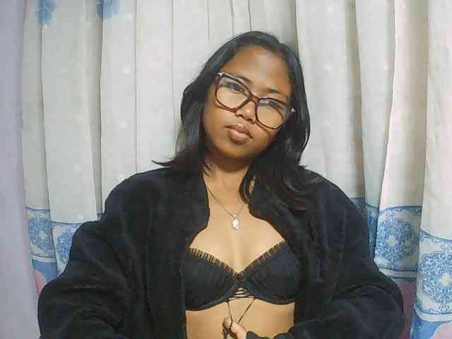 Natalie-Luxa webcam