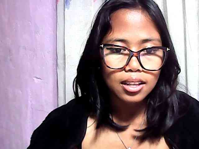 Natalie-Luxa webcam