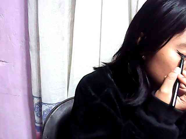 Natalie-Luxa webcam