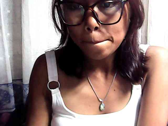 Natalie-Luxa webcam
