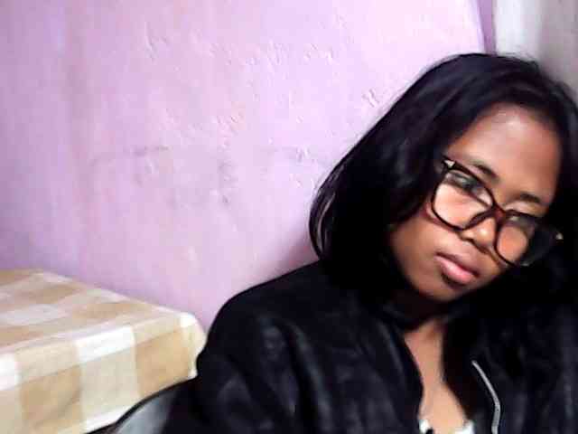 Natalie-luxa's cam show statistics and live stream