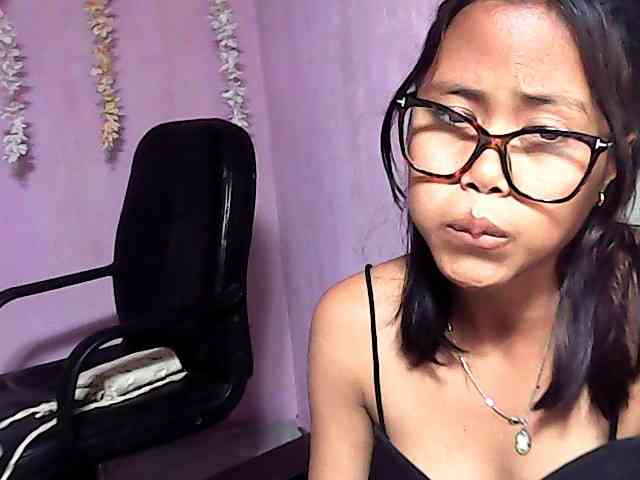 Natalie-Luxa webcam