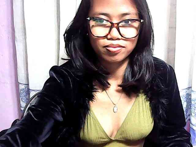 Natalie-Luxa webcam