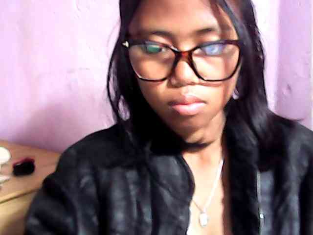 Natalie-Luxa webcam