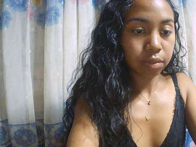 Natalie-Luxa webcam
