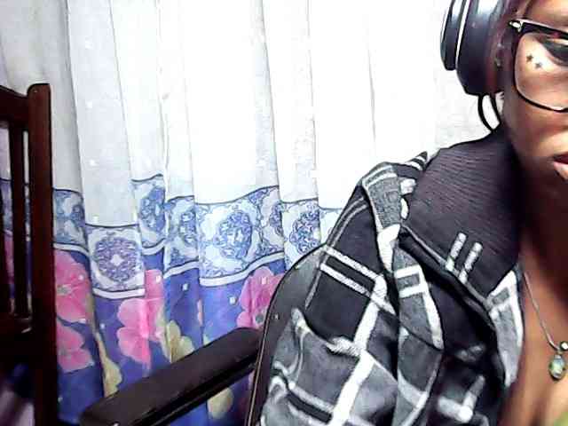 Natalie-Luxa webcam