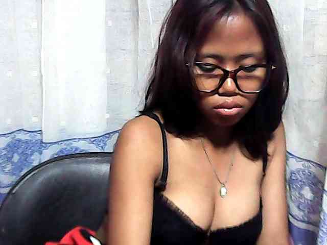 Natalie-Luxa webcam