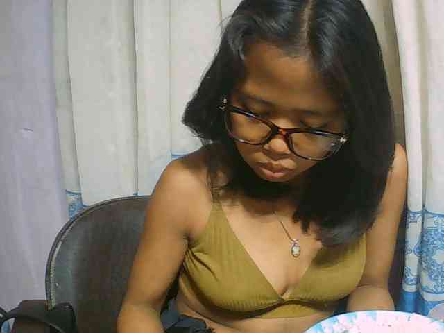 Natalie-Luxa webcam