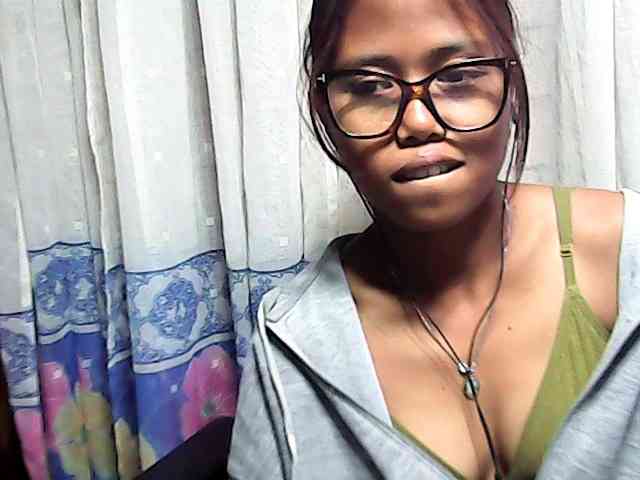 Natalie-Luxa webcam