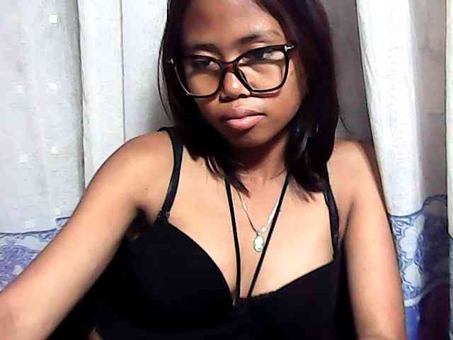 Natalie-Luxa webcam