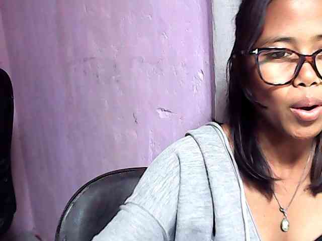 Natalie-Luxa webcam