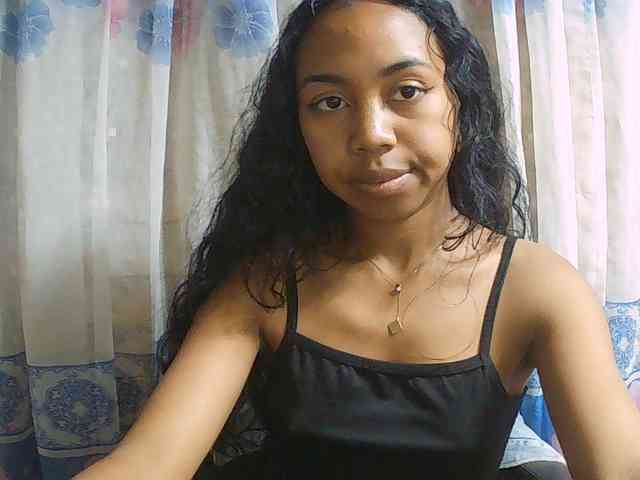 Natalie-Luxa webcam