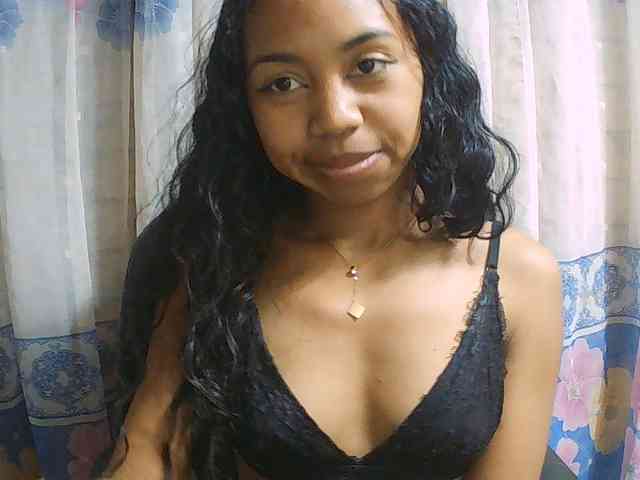 Natalie-Luxa webcam