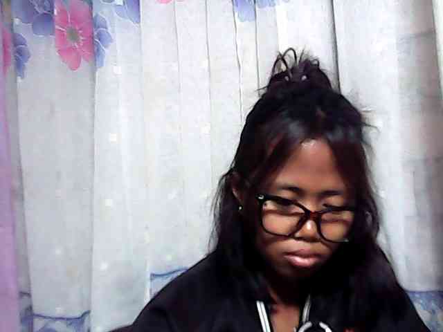Natalie-Luxa webcam