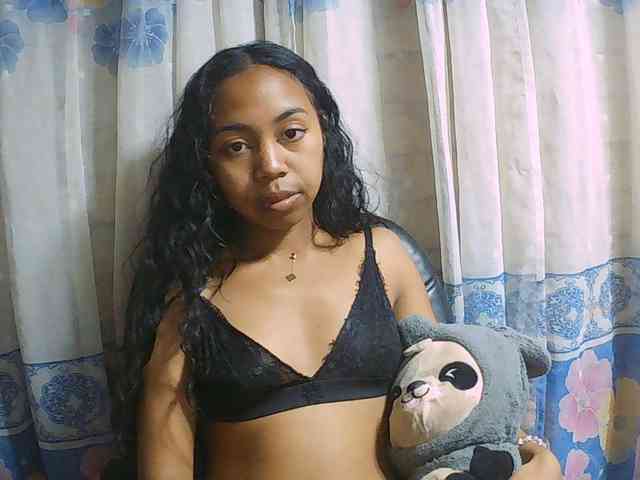 Natalie-Luxa webcam