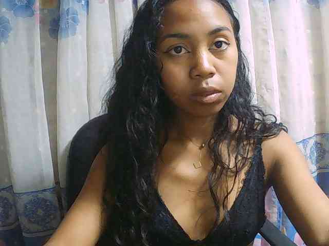 Natalie-Luxa webcam