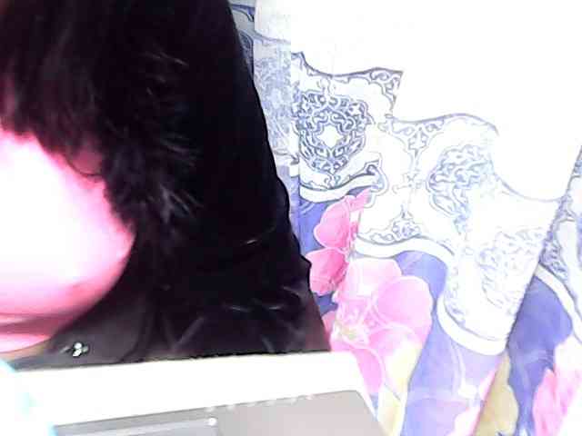 Natalie-Luxa webcam