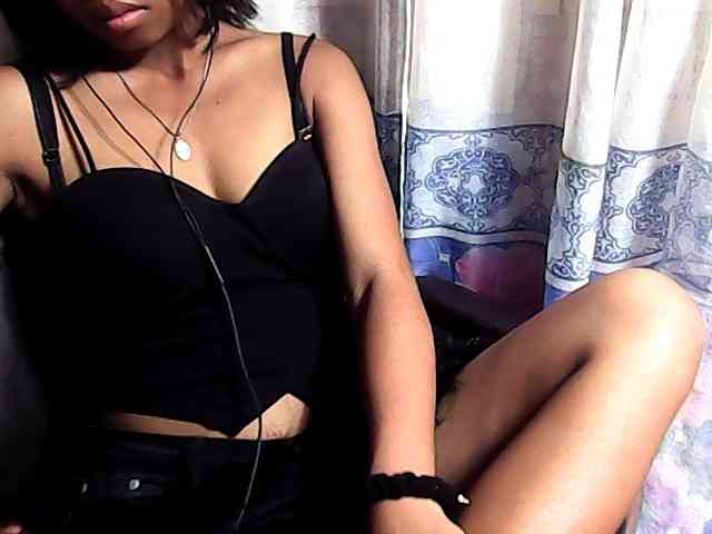 Natalie-Luxa webcam