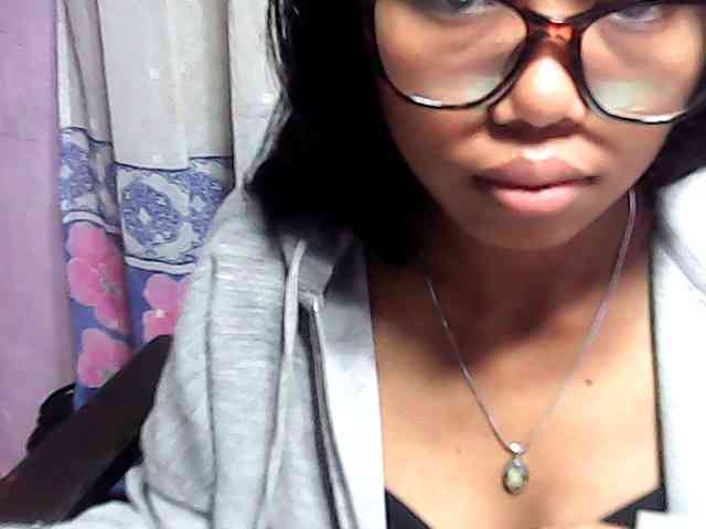Natalie-Luxa webcam