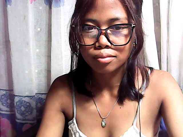 Natalie-Luxa webcam
