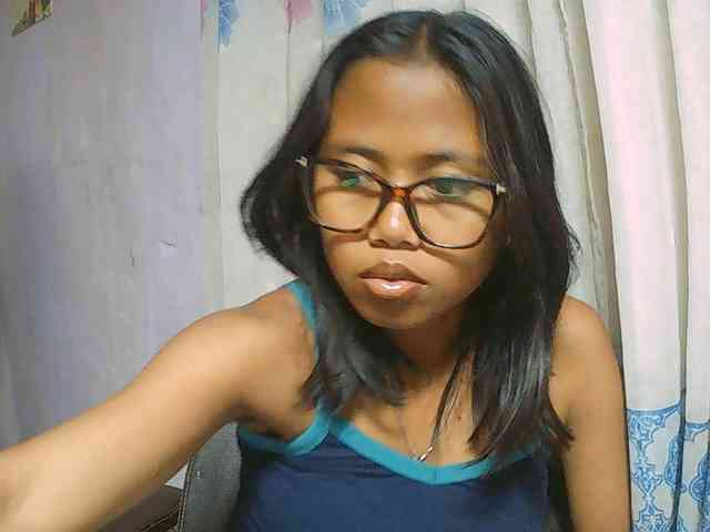 Natalie-Luxa webcam