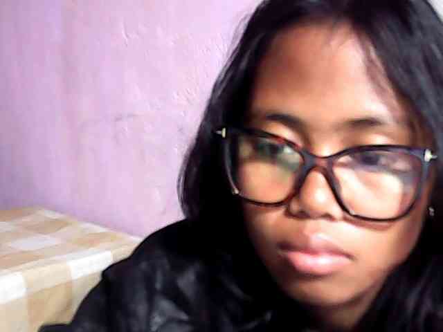 Natalie-Luxa webcam