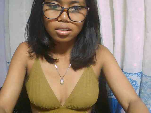 Natalie-Luxa webcam