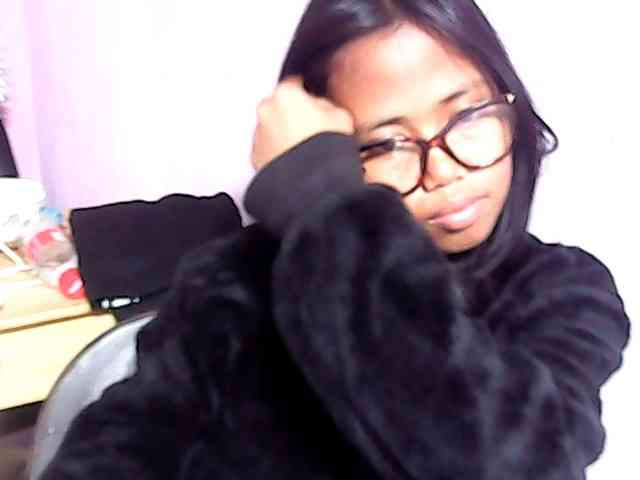 Natalie-Luxa webcam