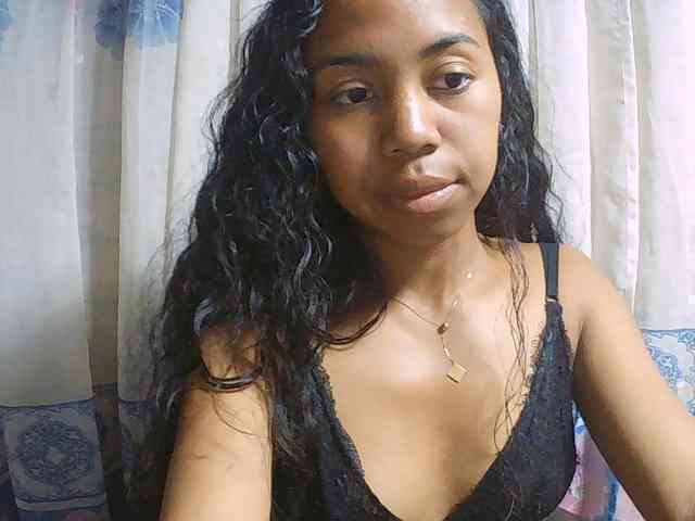 Natalie-Luxa webcam