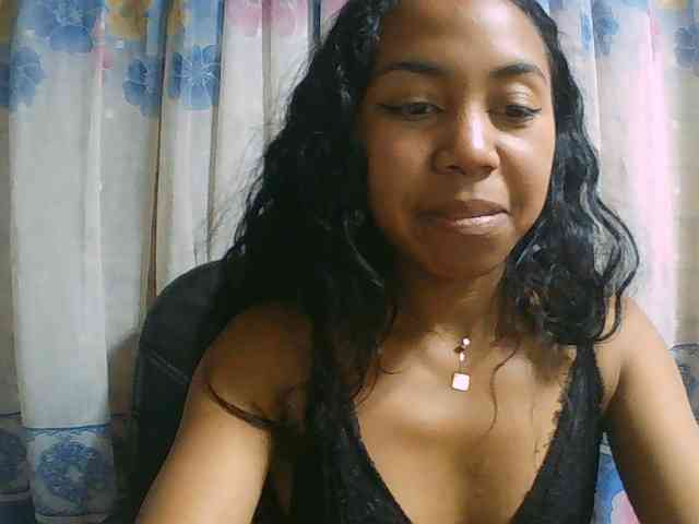 Natalie-Luxa webcam