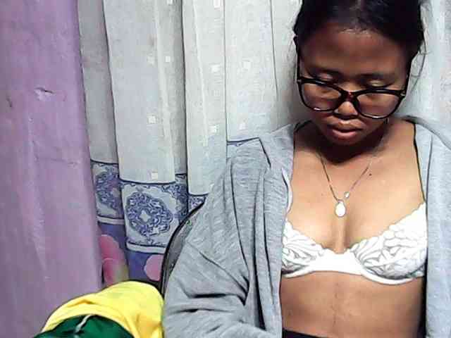 Natalie-Luxa webcam