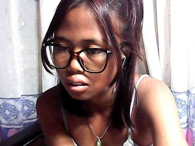 Natalie-Luxa webcam