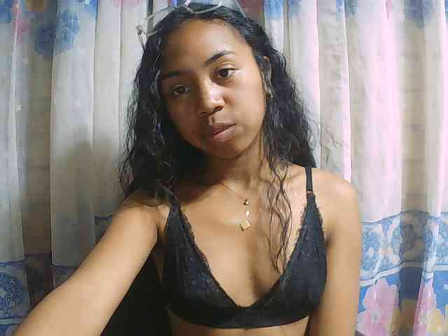 Natalie-Luxa webcam