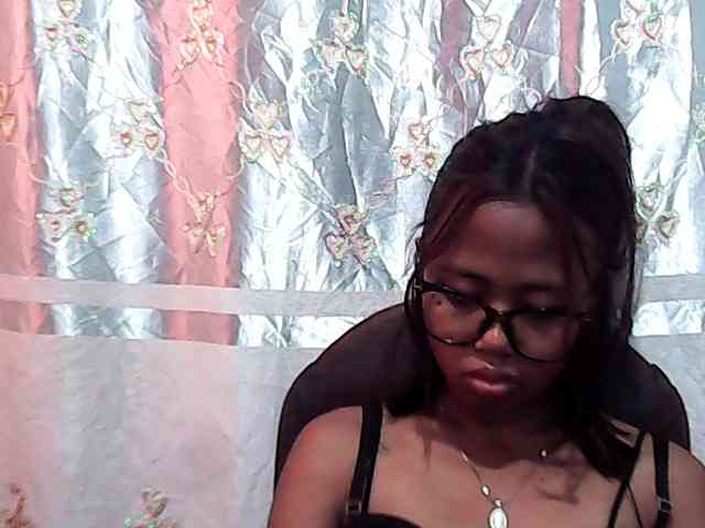 Natalie-Luxa webcam