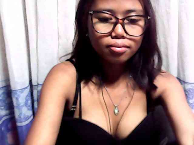 Natalie-Luxa webcam