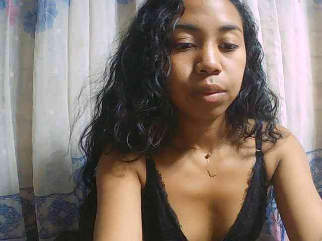 Natalie-Luxa webcam