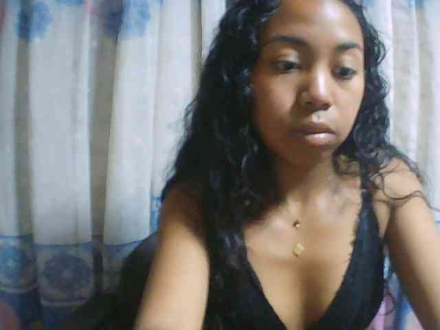 Natalie-Luxa webcam