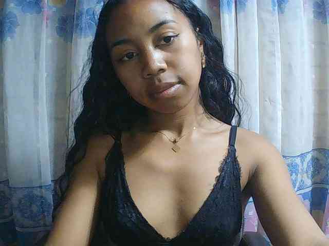 Natalie-Luxa webcam