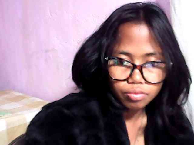 Natalie-Luxa webcam