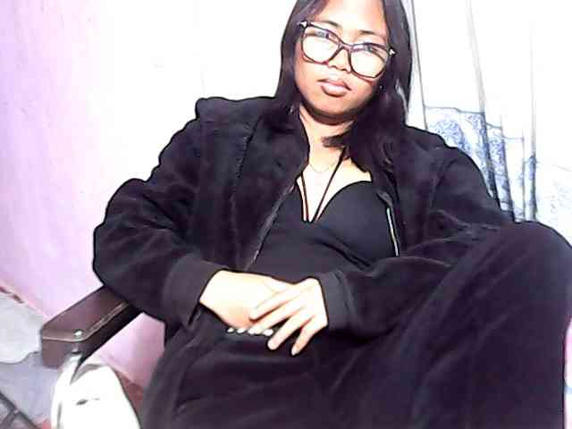 Natalie-Luxa webcam