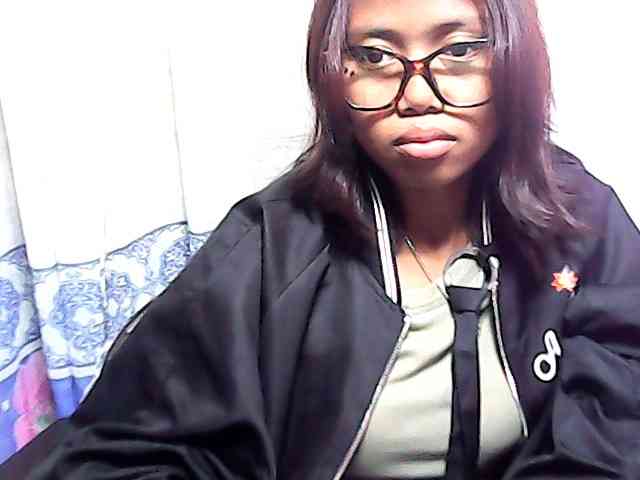 Natalie-Luxa webcam