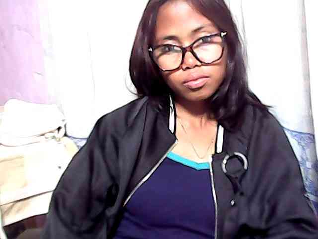 Natalie-Luxa webcam
