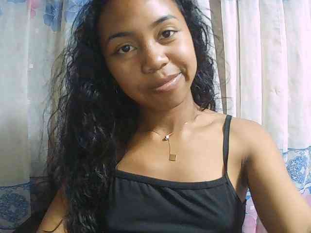 Natalie-Luxa webcam
