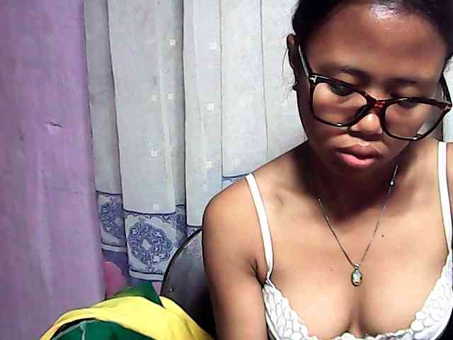 Natalie-Luxa webcam