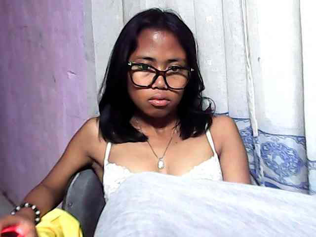 Natalie-Luxa webcam