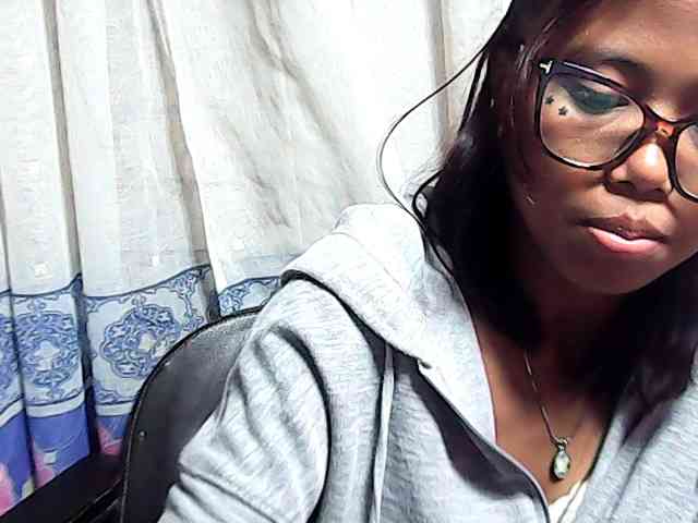 Natalie-Luxa webcam