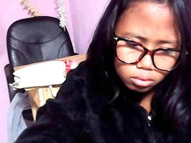 Natalie-Luxa webcam
