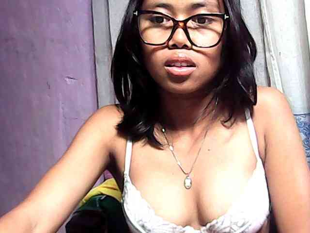 Natalie-Luxa webcam
